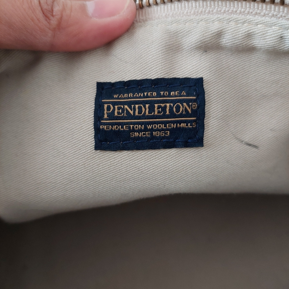 Pendleton Rust and Tan Aztec Crossbody Bag - Picture 5 of 12